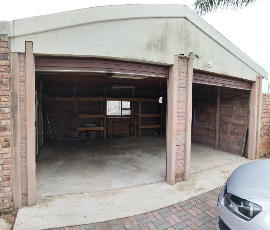 3 Bedroom Property for Sale in Azalea Park Eastern Cape